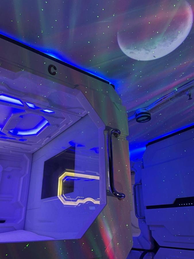 Bmax Spacepods Sleep In Space - 4Mins From Mactan Airport Hotel Lapu-Lapu City Exterior photo