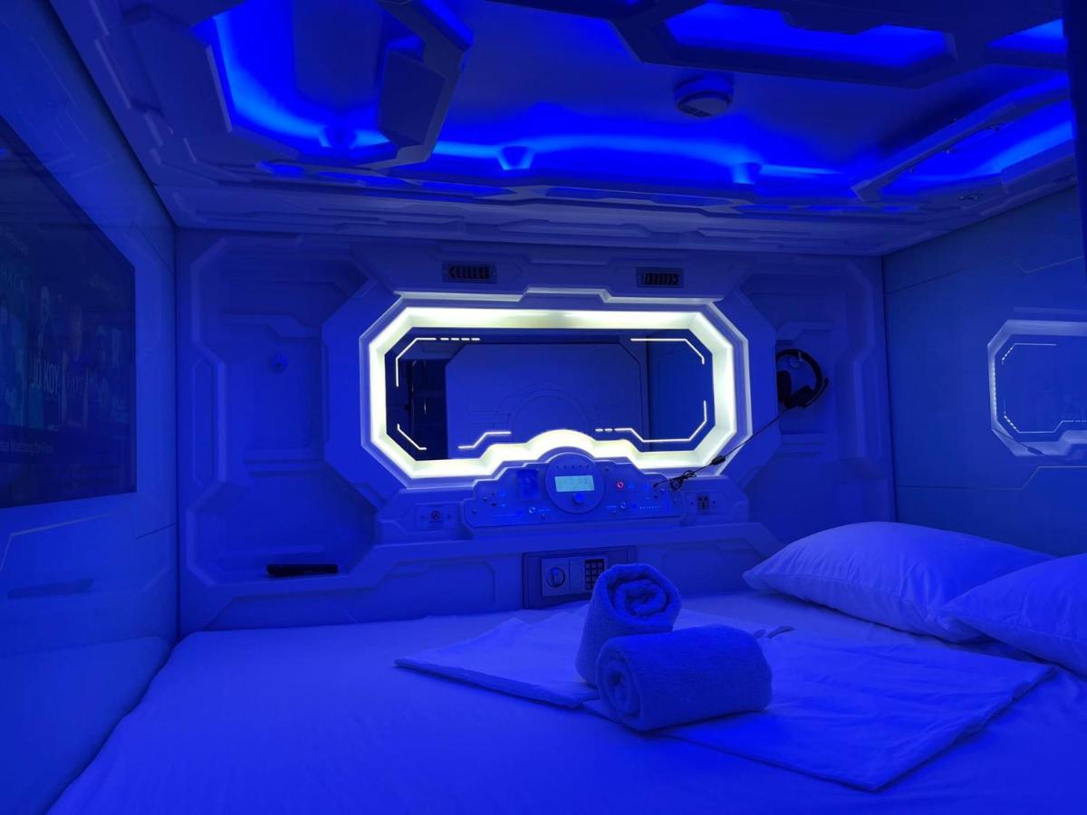 Bmax Spacepods Sleep In Space - 4Mins From Mactan Airport Hotel Lapu-Lapu City Exterior photo